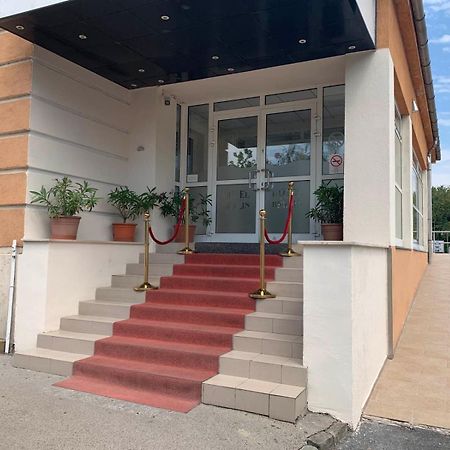 Only 15 Minutes To City Center, Free Secure Parking 부다페스트 외부 사진